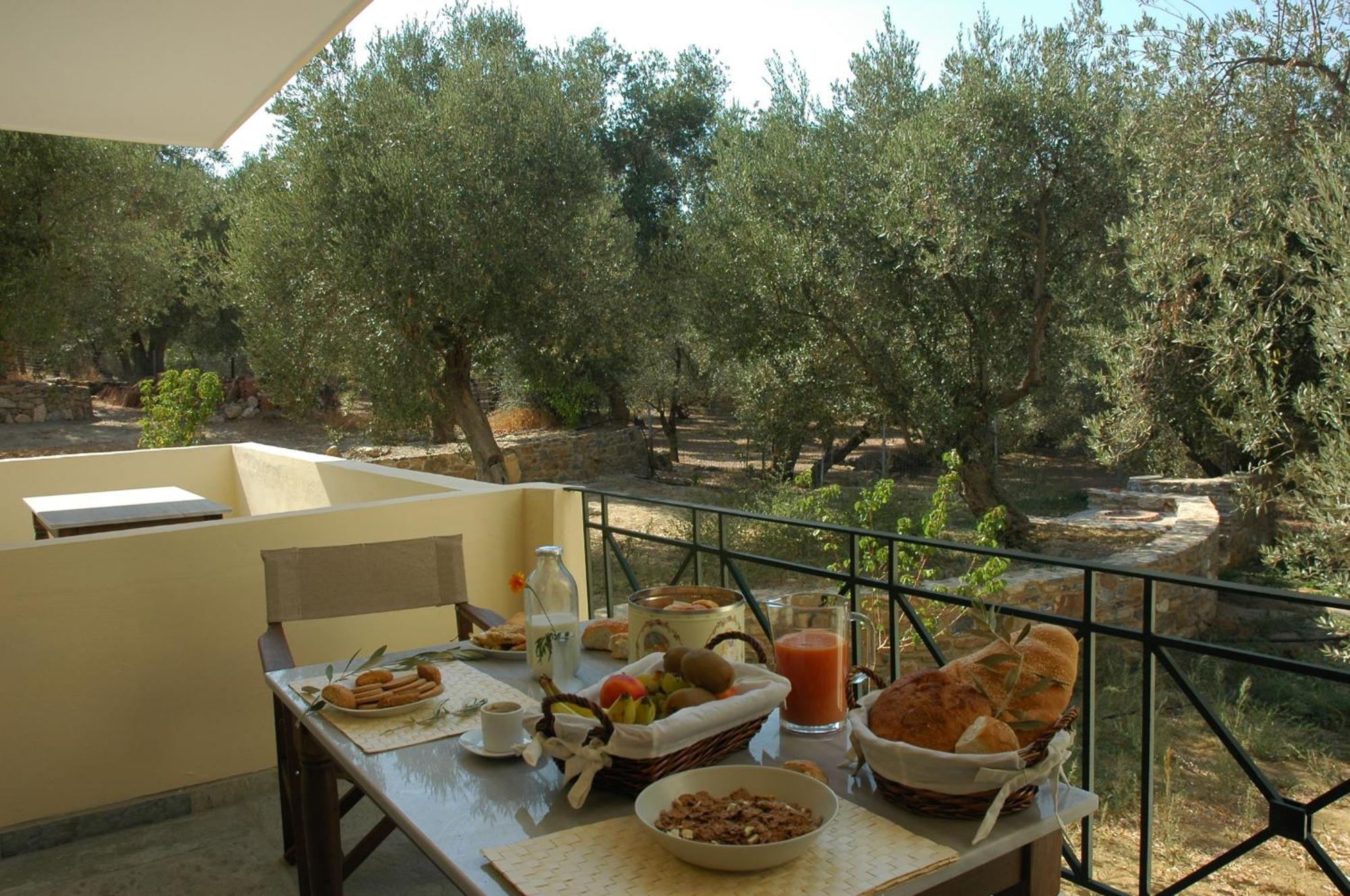 Отель Gera'S Olive Grove - Elaionas Lesvou Marmaro  Экстерьер фото