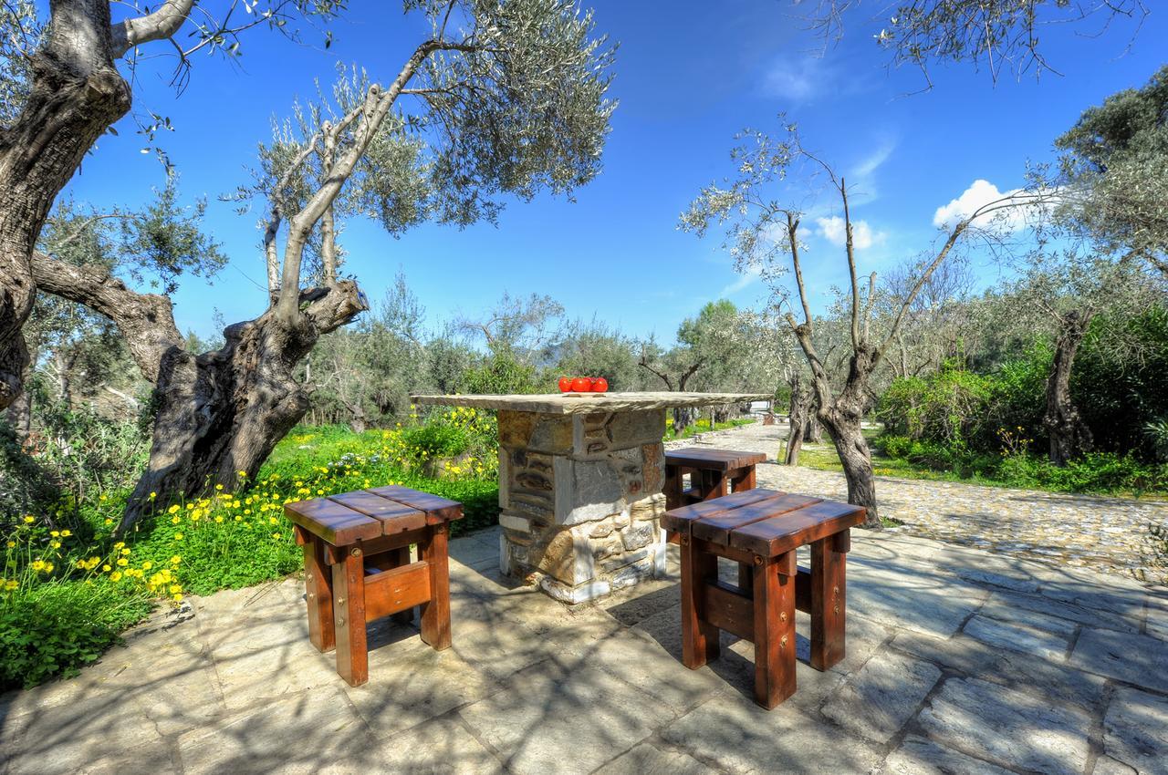 Отель Gera'S Olive Grove - Elaionas Lesvou Marmaro  Экстерьер фото